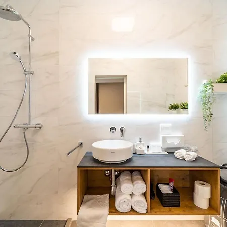 Apartment Simple Suite Rozat Exterior photo