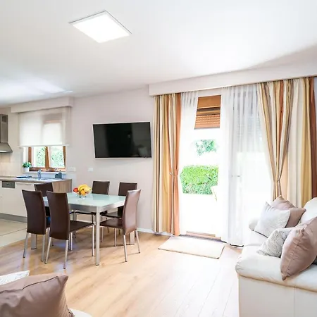 Apartment Simple Suite Rozat Exterior photo